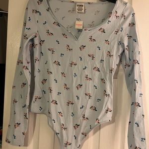 NWT Pink floral bodysuit long sleeve tee size small